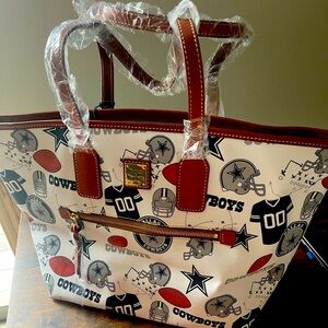 Dooney & Bourke Bag